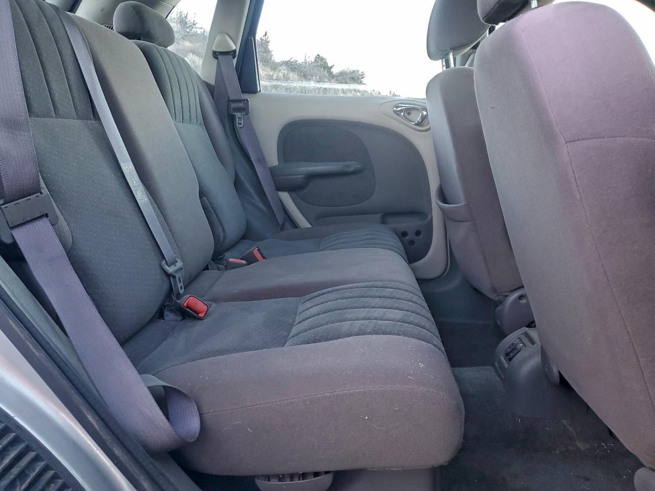 Chrysler PT Cruiser Image 11