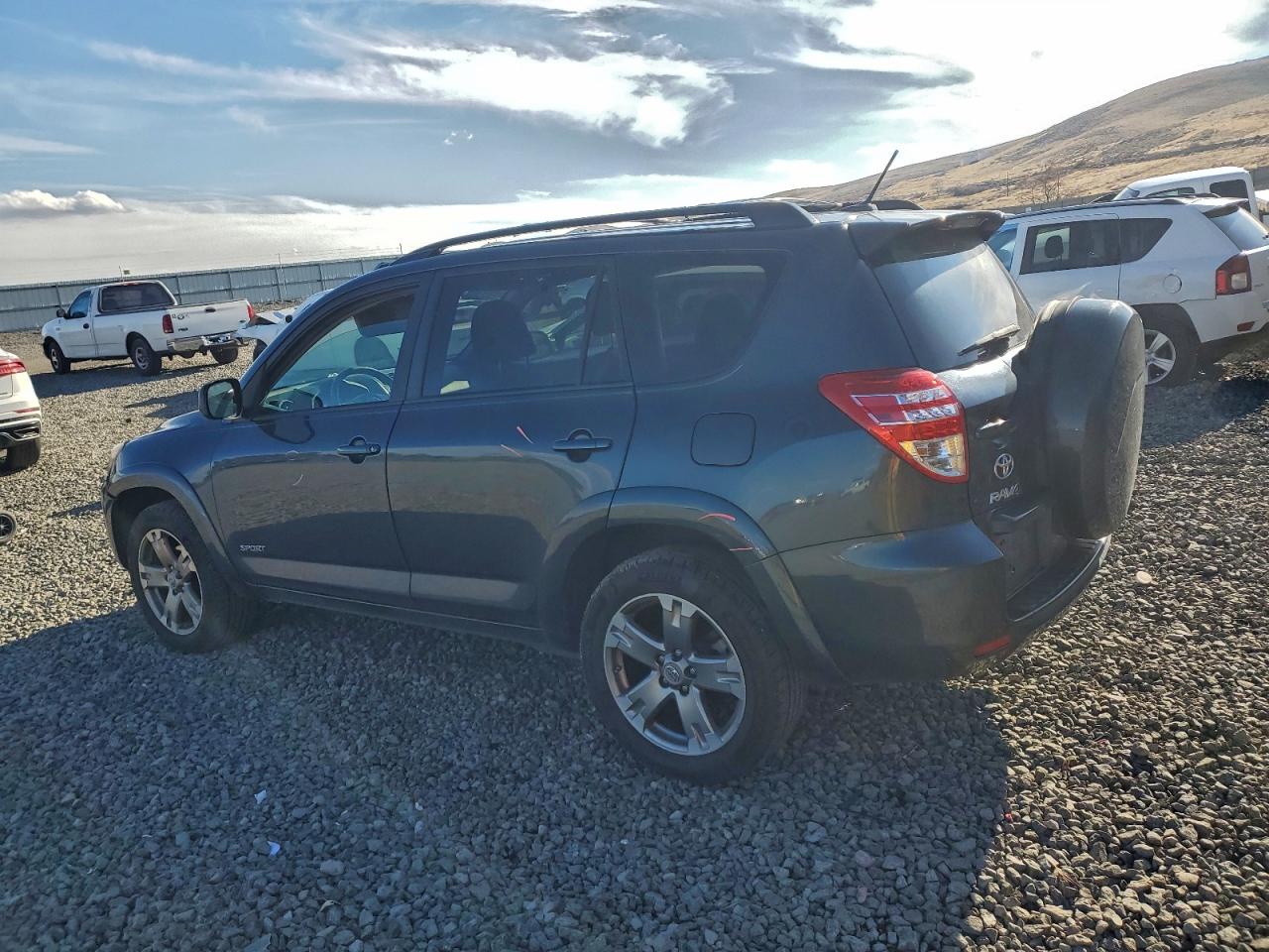 Toyota RAV4 Sport Image 2