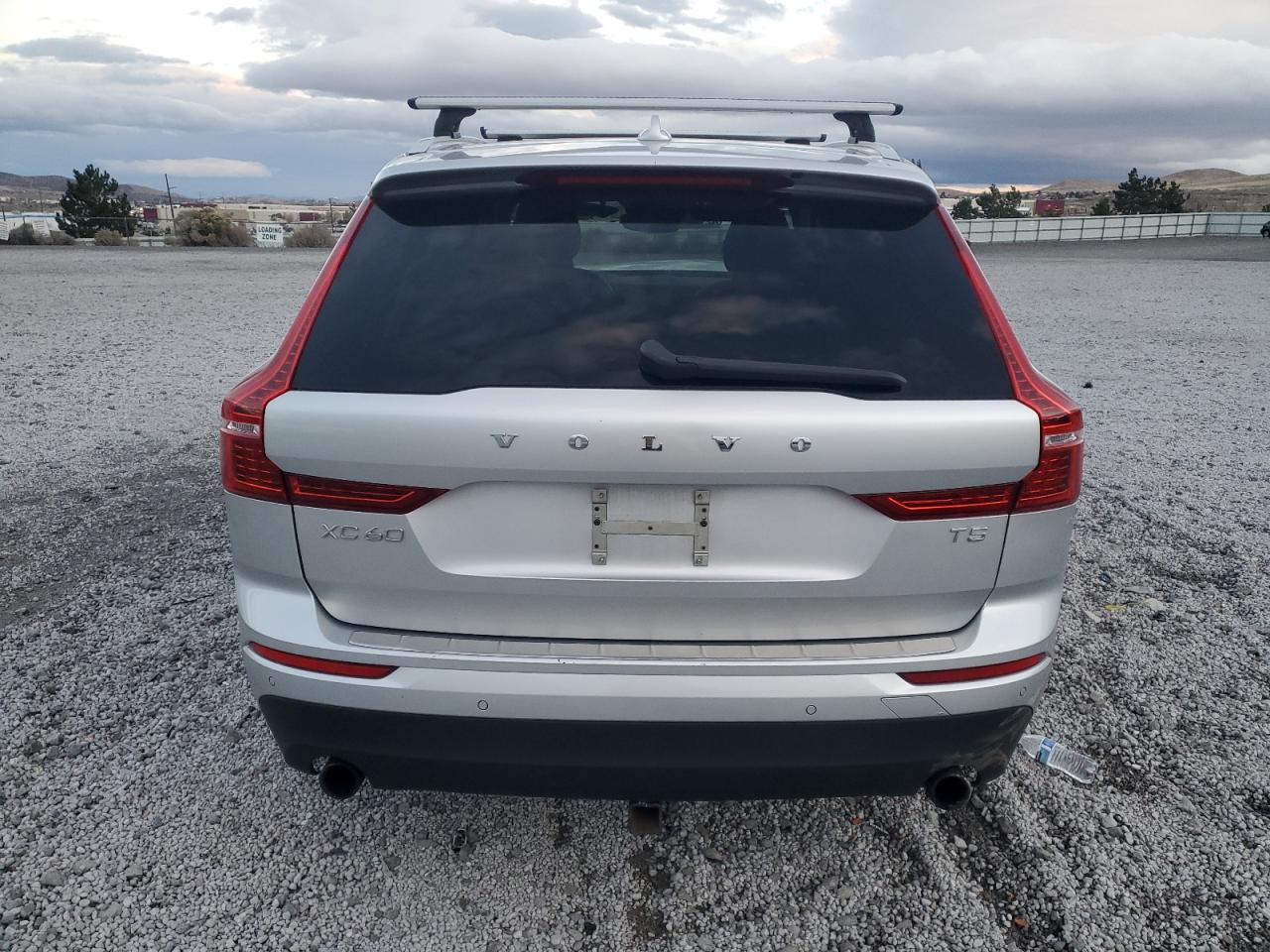 Volvo XC60 T5 Image 2