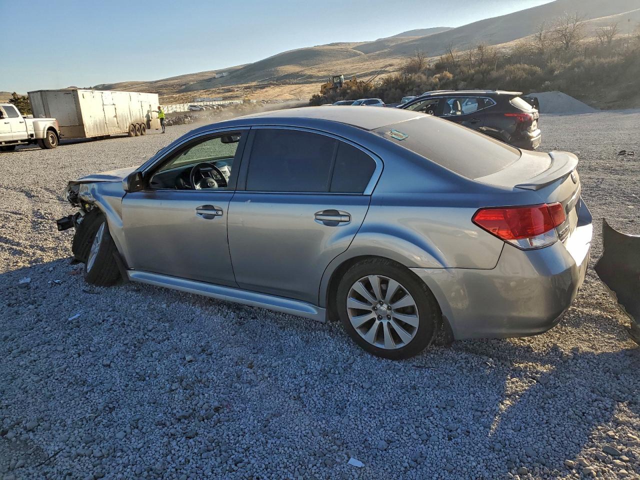 Subaru Legacy 3.6r Limited Image 2