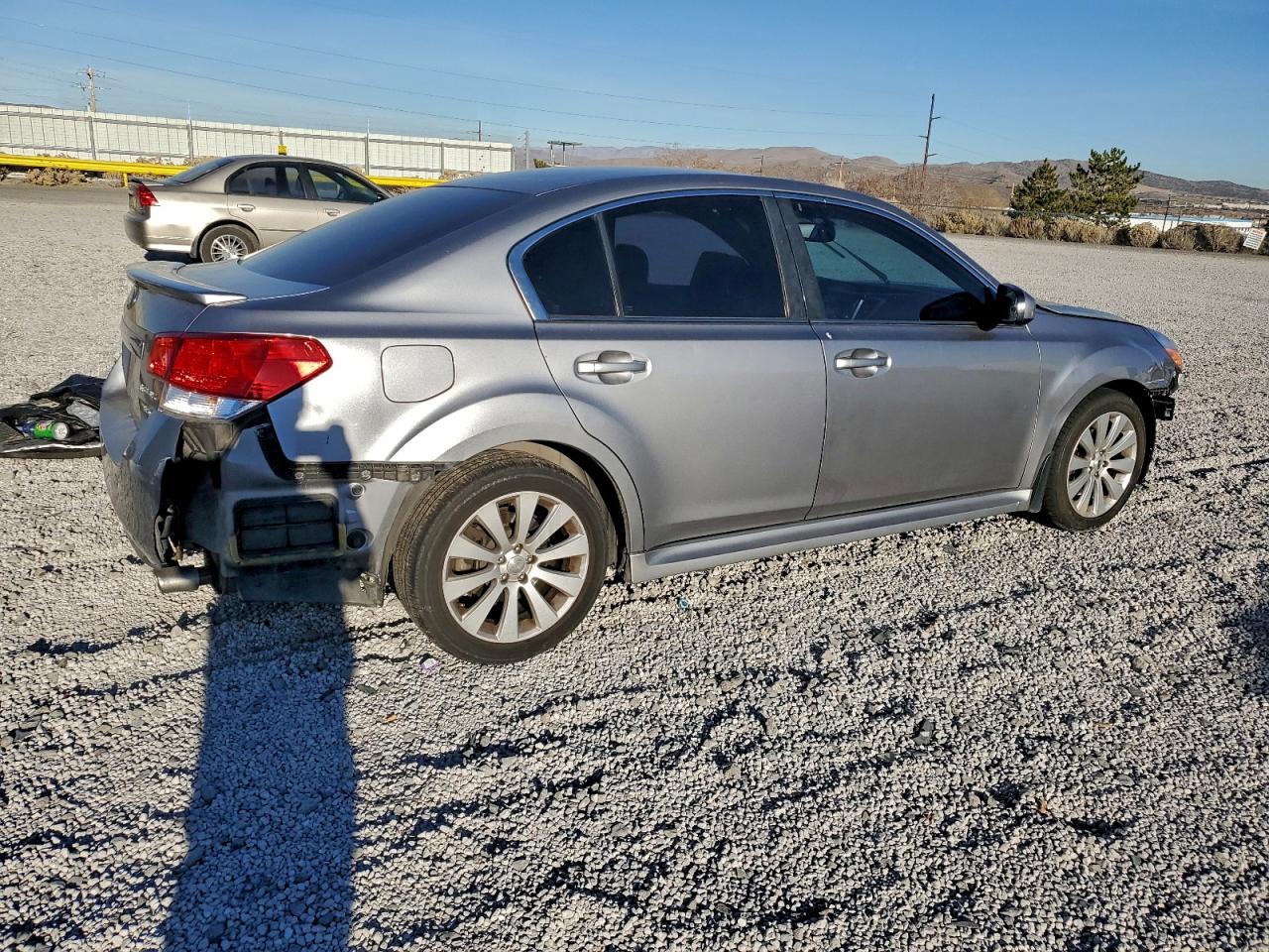 Subaru Legacy 3.6r Limited Image 3