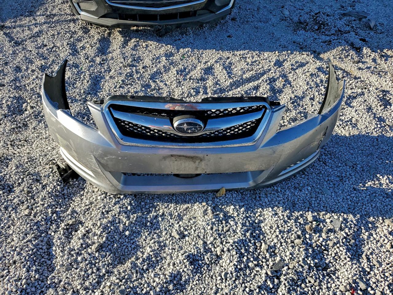 Subaru Legacy 3.6r Limited Image 9