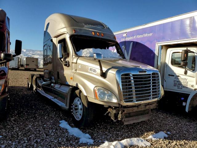  Salvage Freightliner Cascadia 1