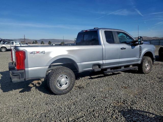 Ford F-350 Super Duty Image 13