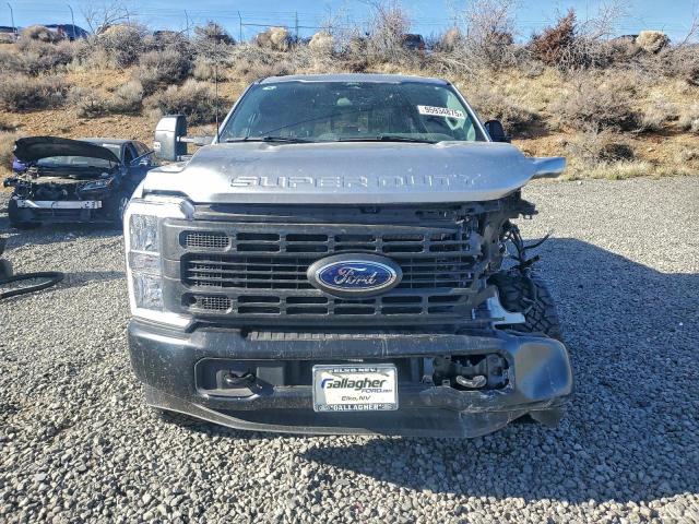 Ford F-350 Super Duty Image 5