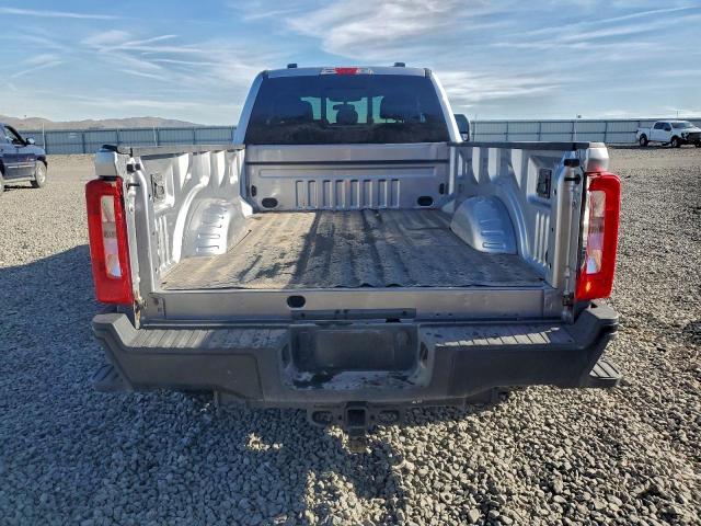 Ford F-350 Super Duty Image 9