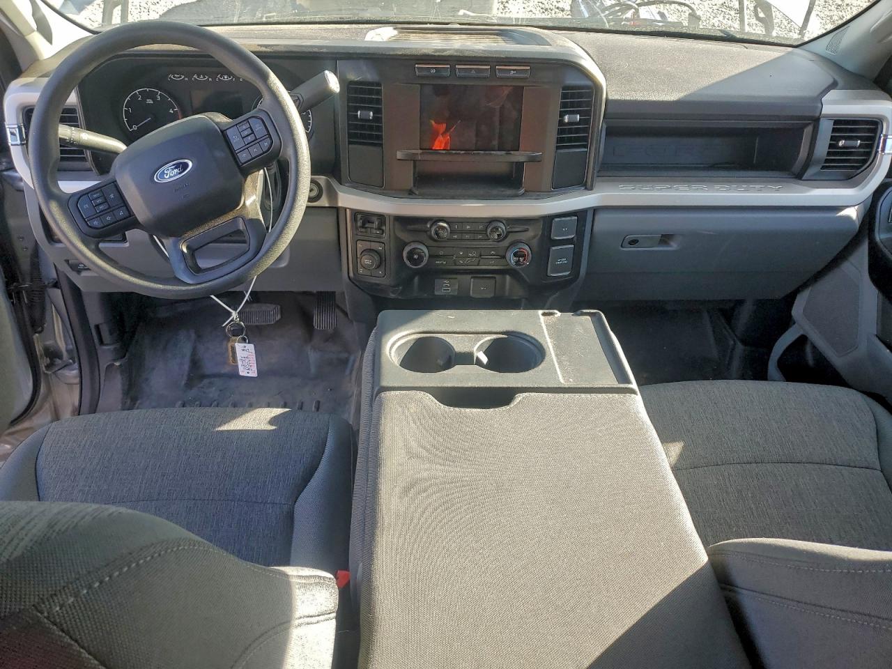 Ford F-350 Super Duty Image 12