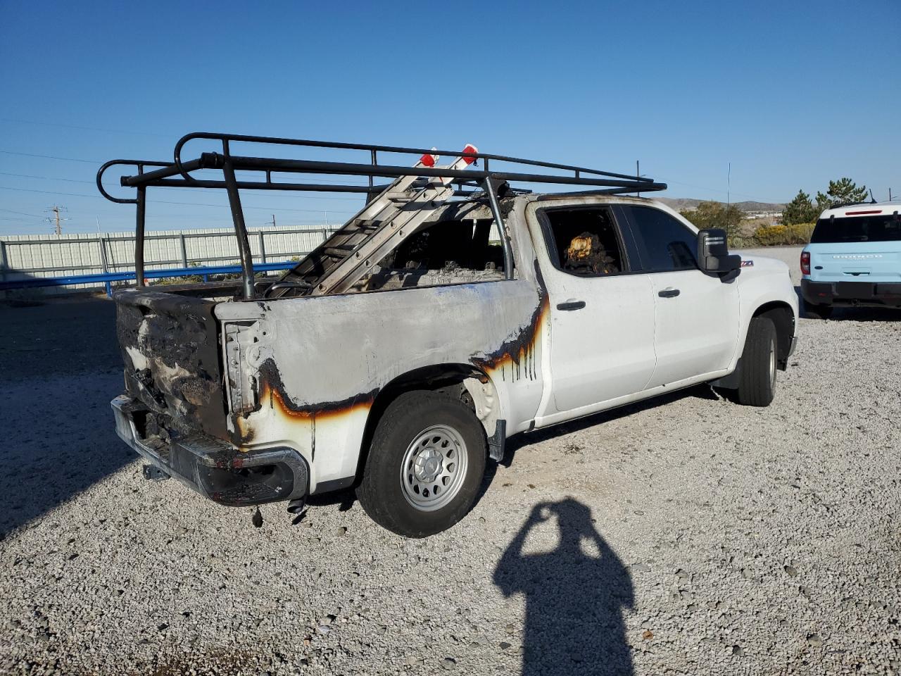 Chevrolet Silverado K1500 Image 3