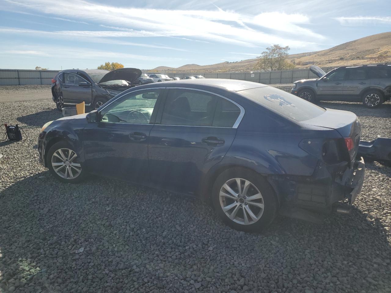 Subaru Legacy 3.6r Limited Image 2