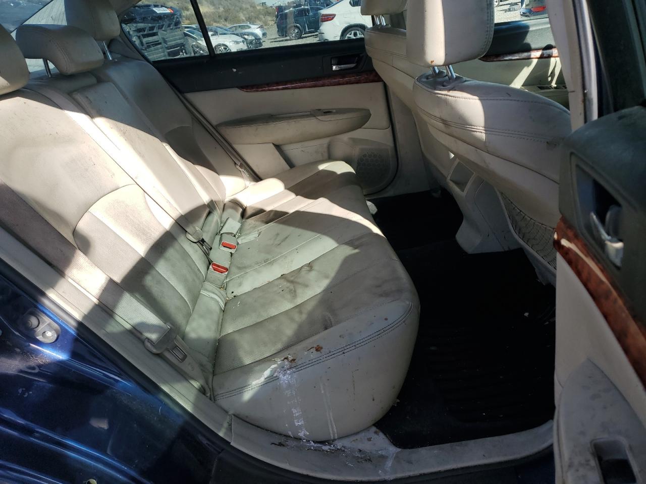 Subaru Legacy 3.6r Limited Image 10