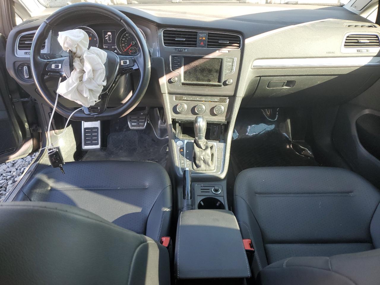 Volkswagen Golf S Image 10