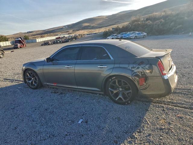 Chrysler 300 Limited Image 3