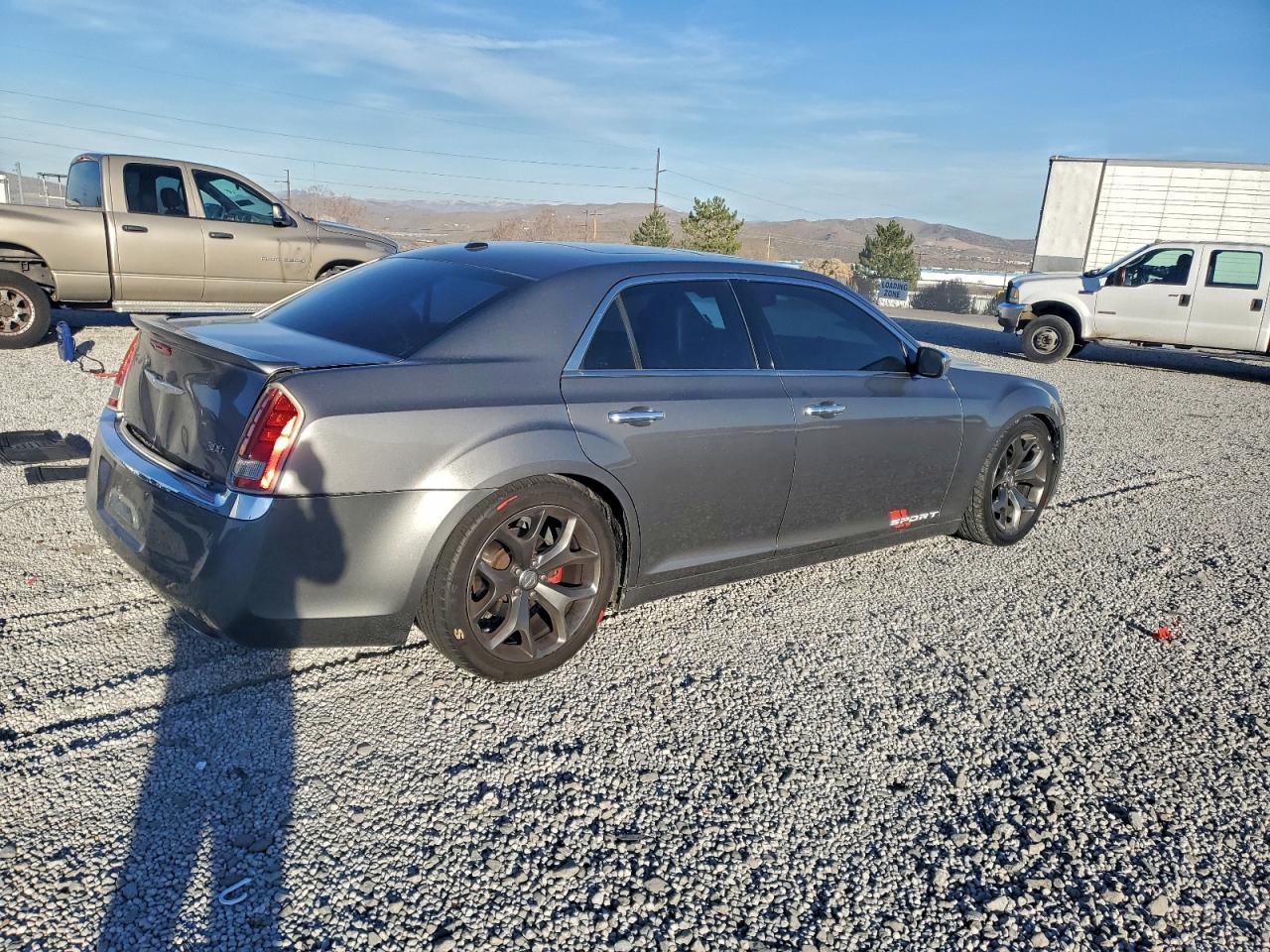 Chrysler 300 Limited Image 11