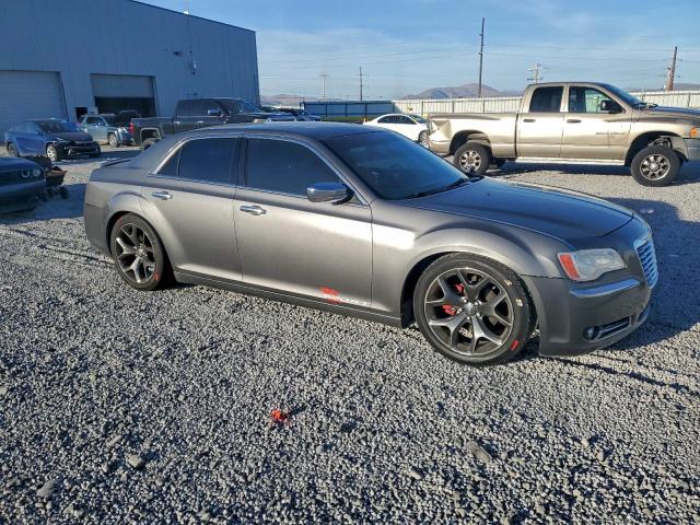 Chrysler 300 Limited Image 12