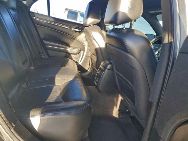 Chrysler 300 Limited Image 4