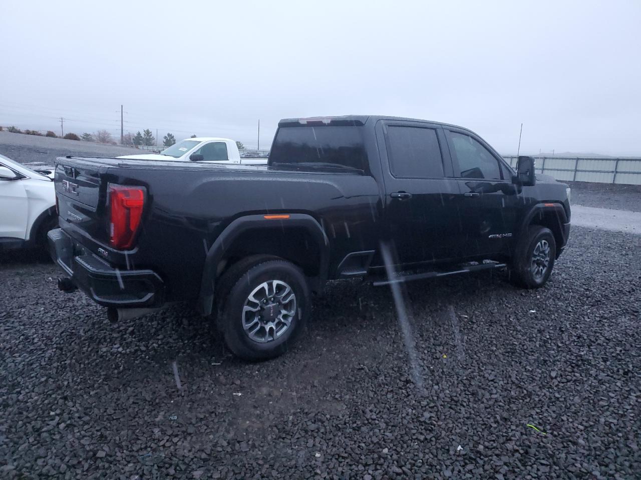 GMC Sierra K2500 At4 Image 2