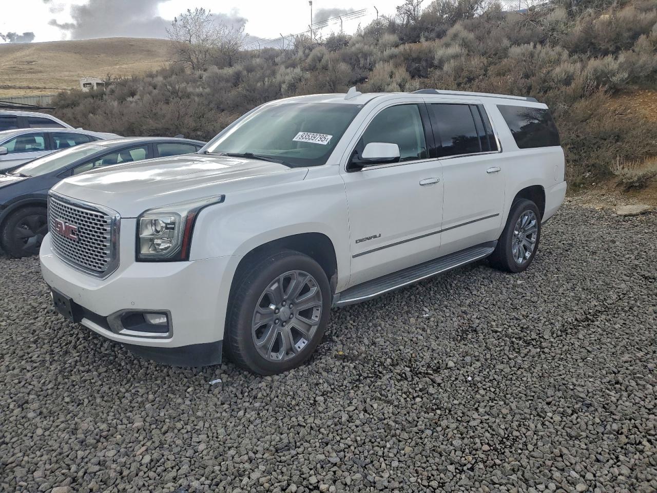 GMC Yukon Denali Image 1