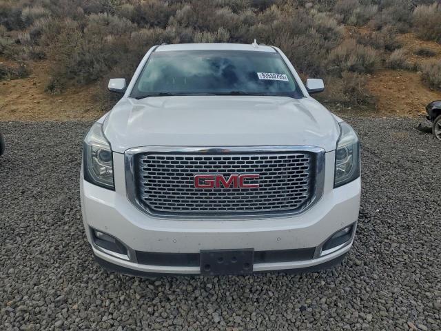 GMC Yukon Denali Image 12