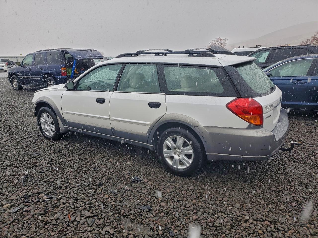 Subaru Legacy Outback 2.5i Image 2