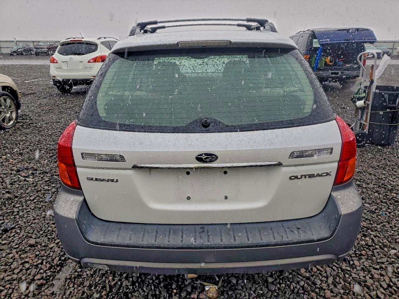 Subaru Legacy Outback 2.5i Image 4