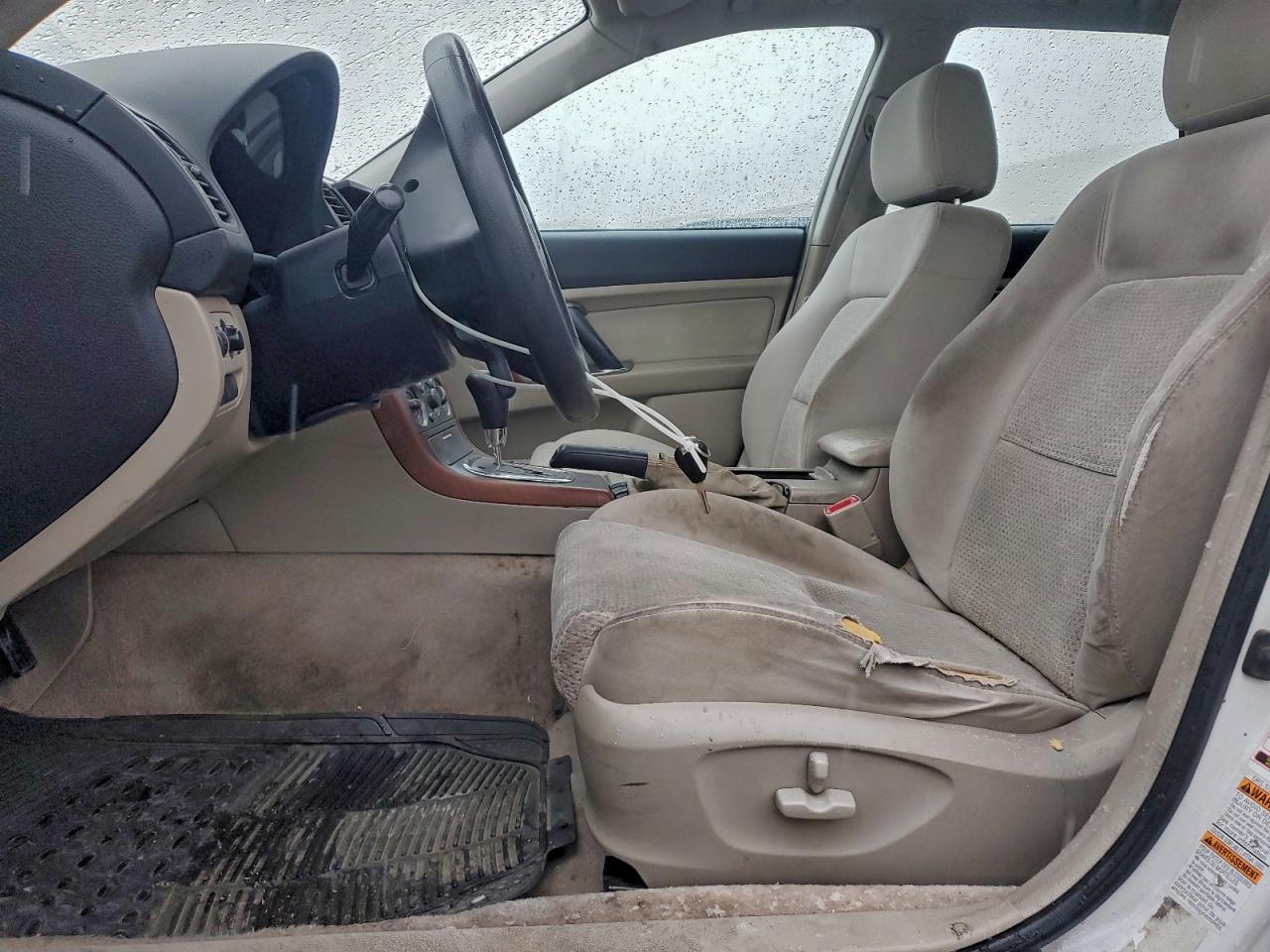 Subaru Legacy Outback 2.5i Image 12