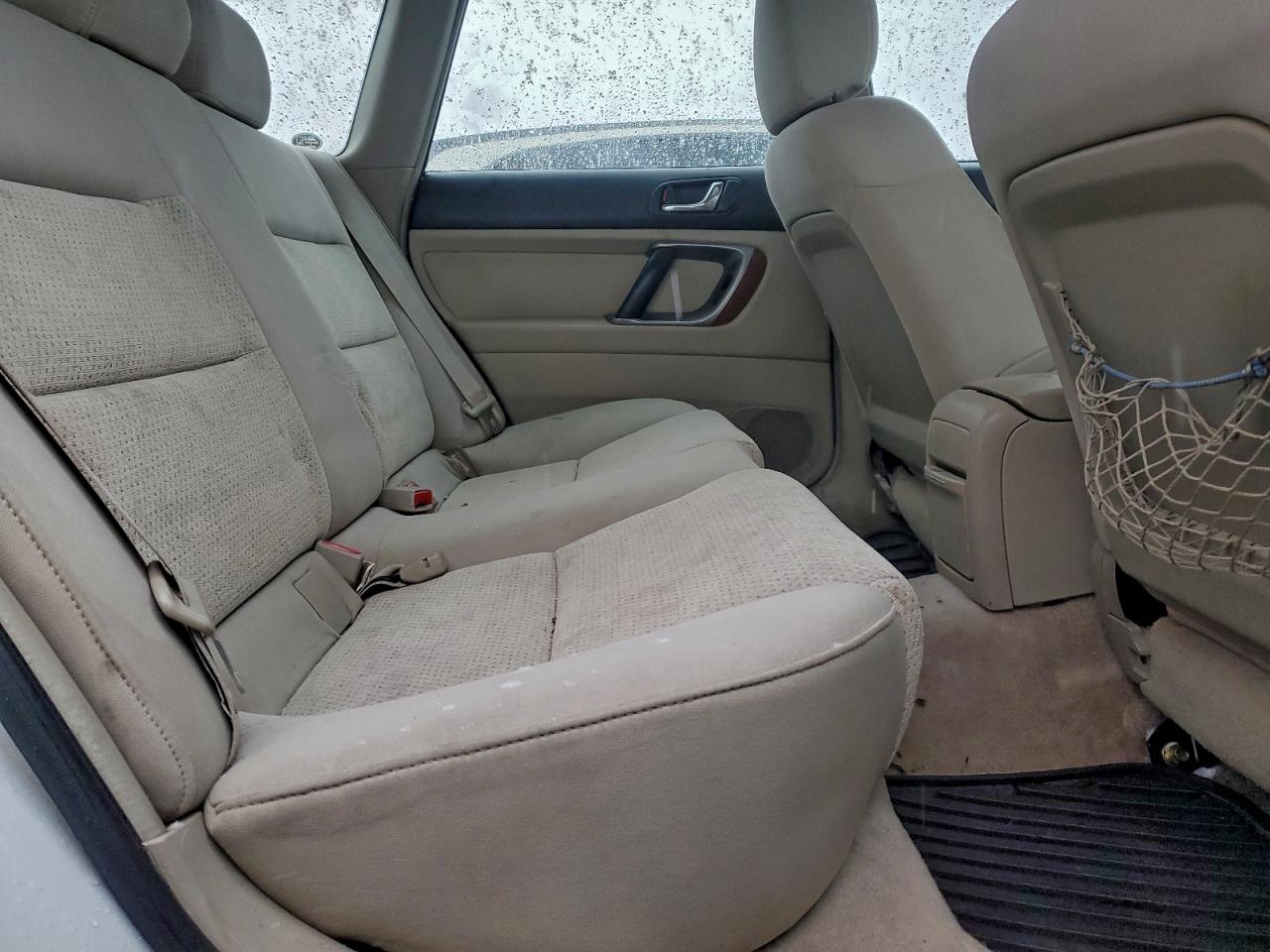 Subaru Legacy Outback 2.5i Image 7