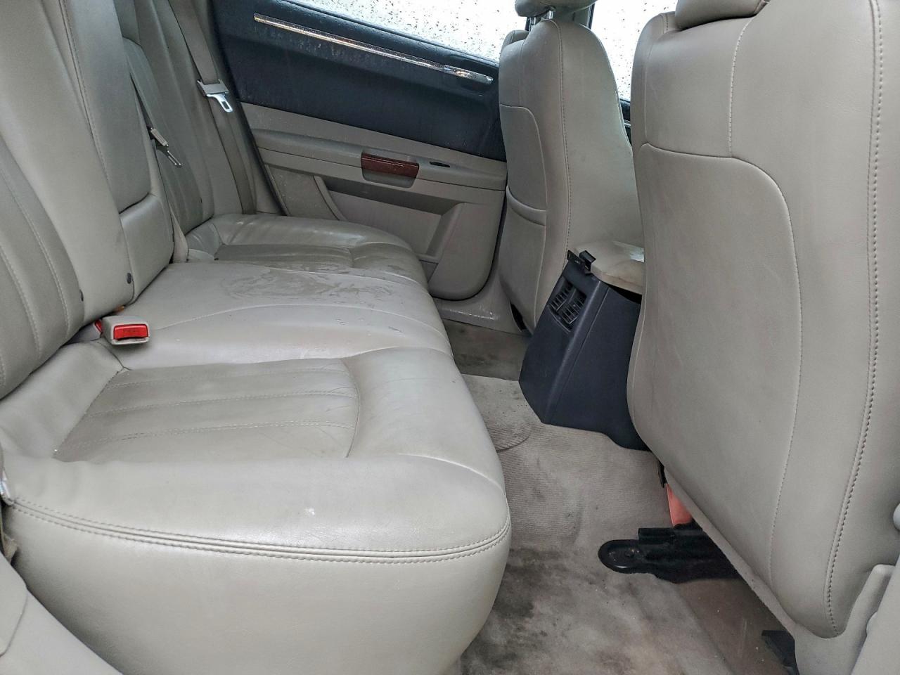 Chrysler 300 Image 3