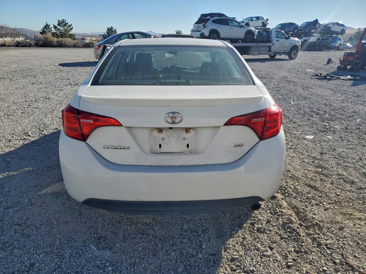 Toyota Corolla L Image 8