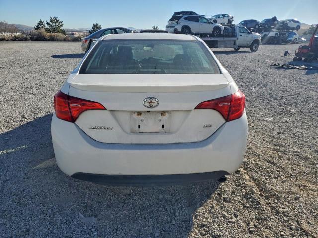 Toyota Corolla L Image 8