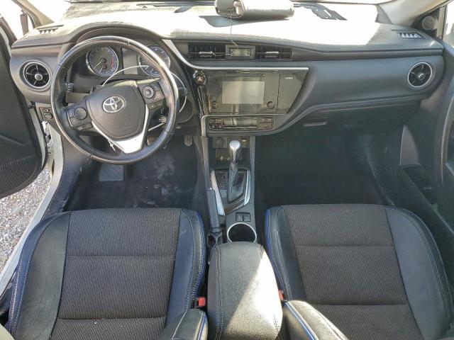 Toyota Corolla L Image 2