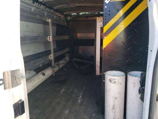 Chevrolet Express Image 13