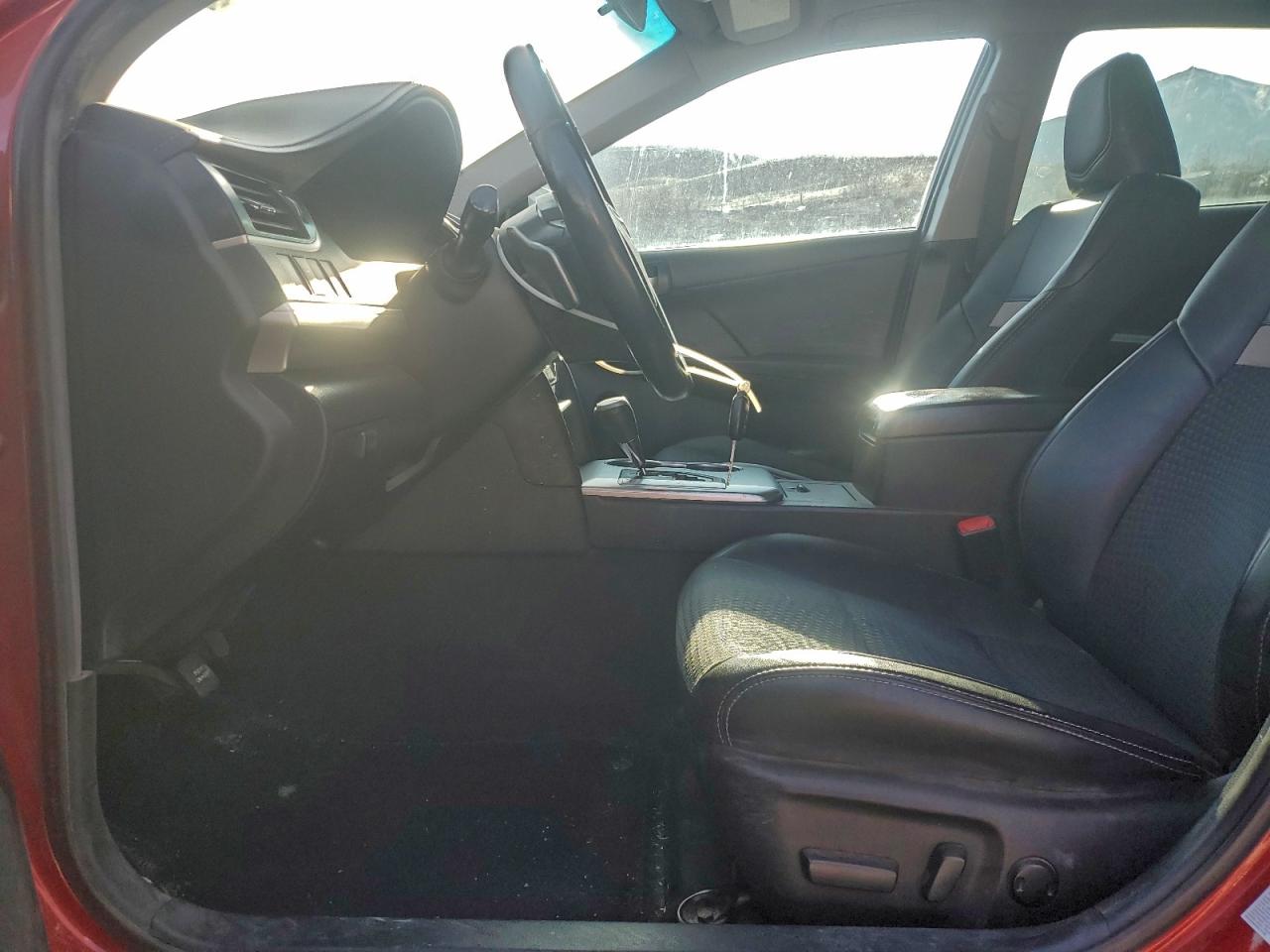 Toyota Camry L Image 3