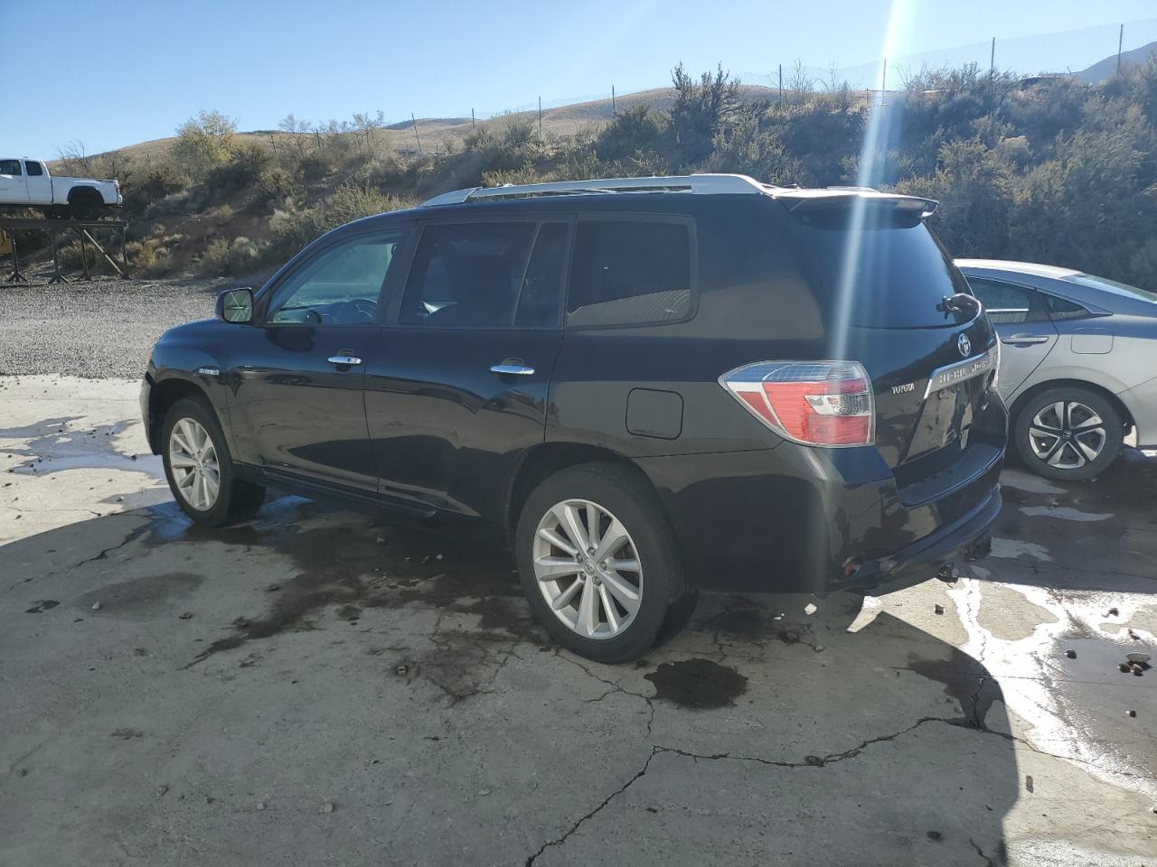 Toyota Highlander Hybrid Limited Image 2