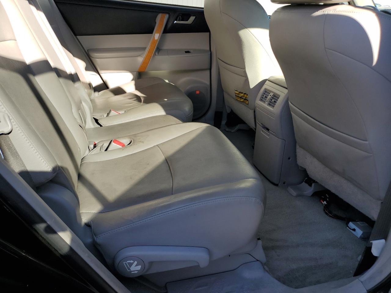 Toyota Highlander Hybrid Limited Image 12