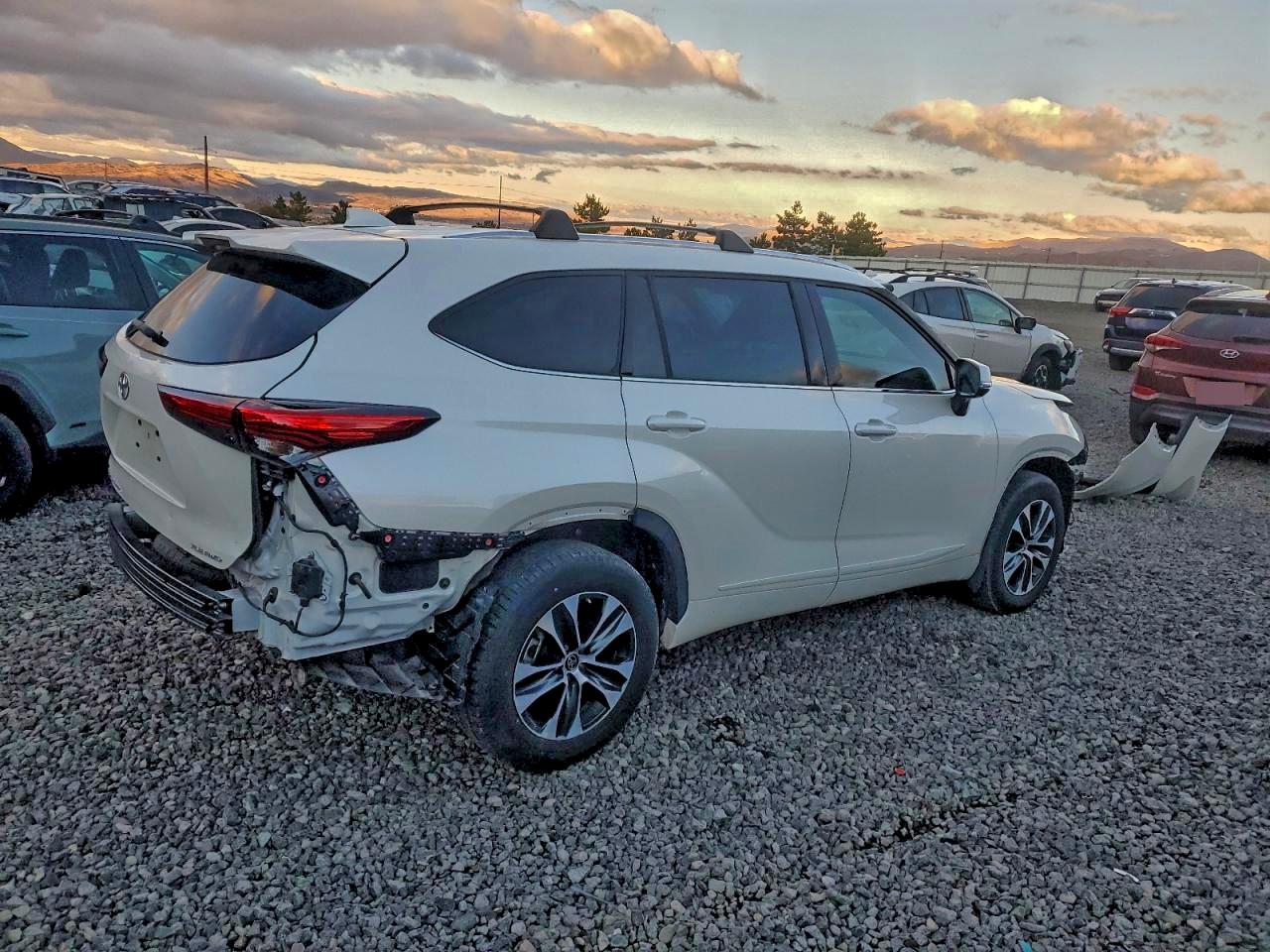 Toyota Highlander Xle Image 3