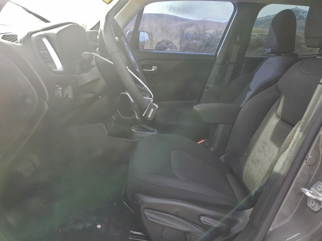 Jeep Renegade Sport Image 4