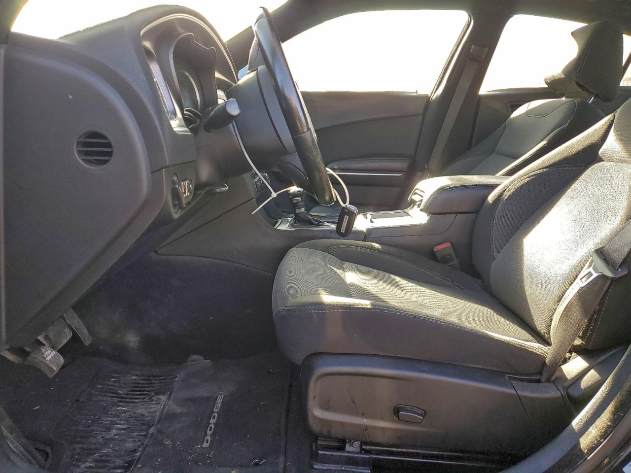 Dodge Charger Se Image 4