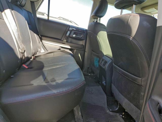 Toyota 4Runner Se Image 8