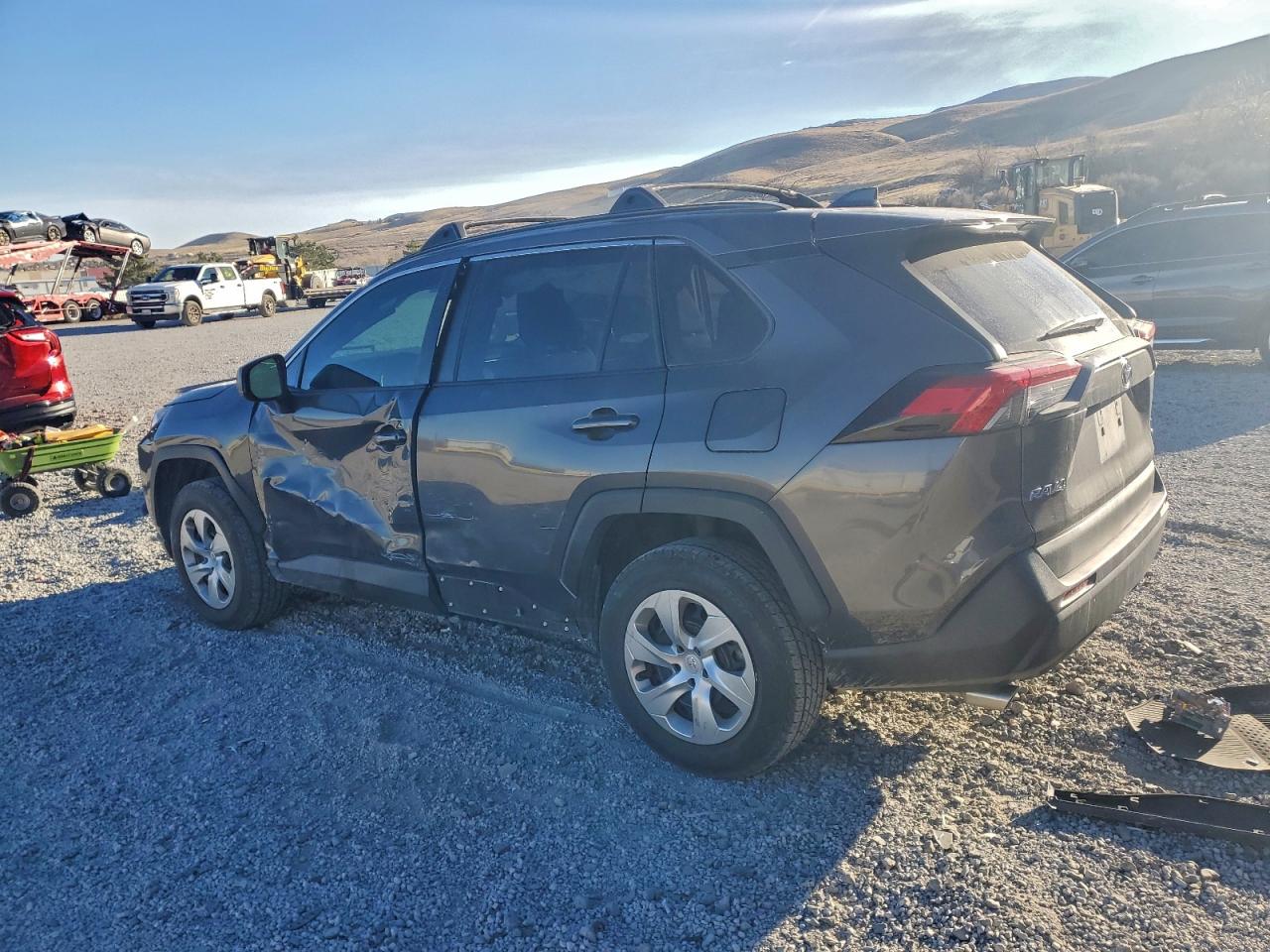 Toyota RAV4 Le Image 8