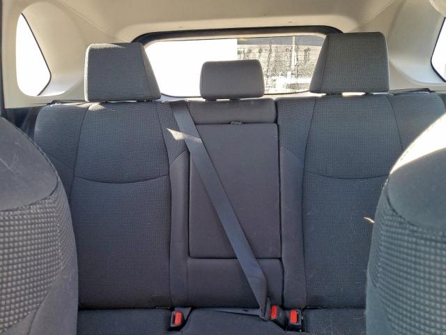 Toyota RAV4 Le Image 4