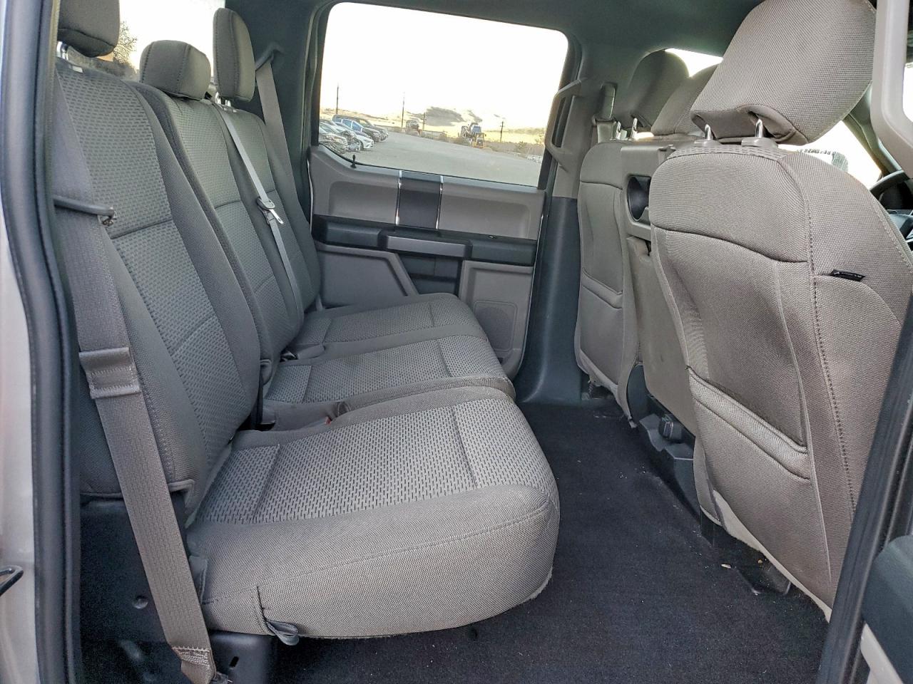 Ford F-150 Supercrew Image 12