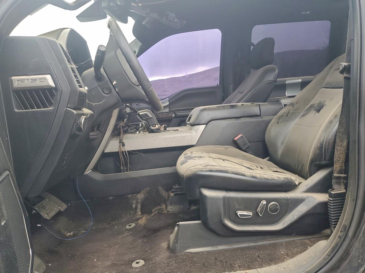 Ford F-150 Supercrew Image 6