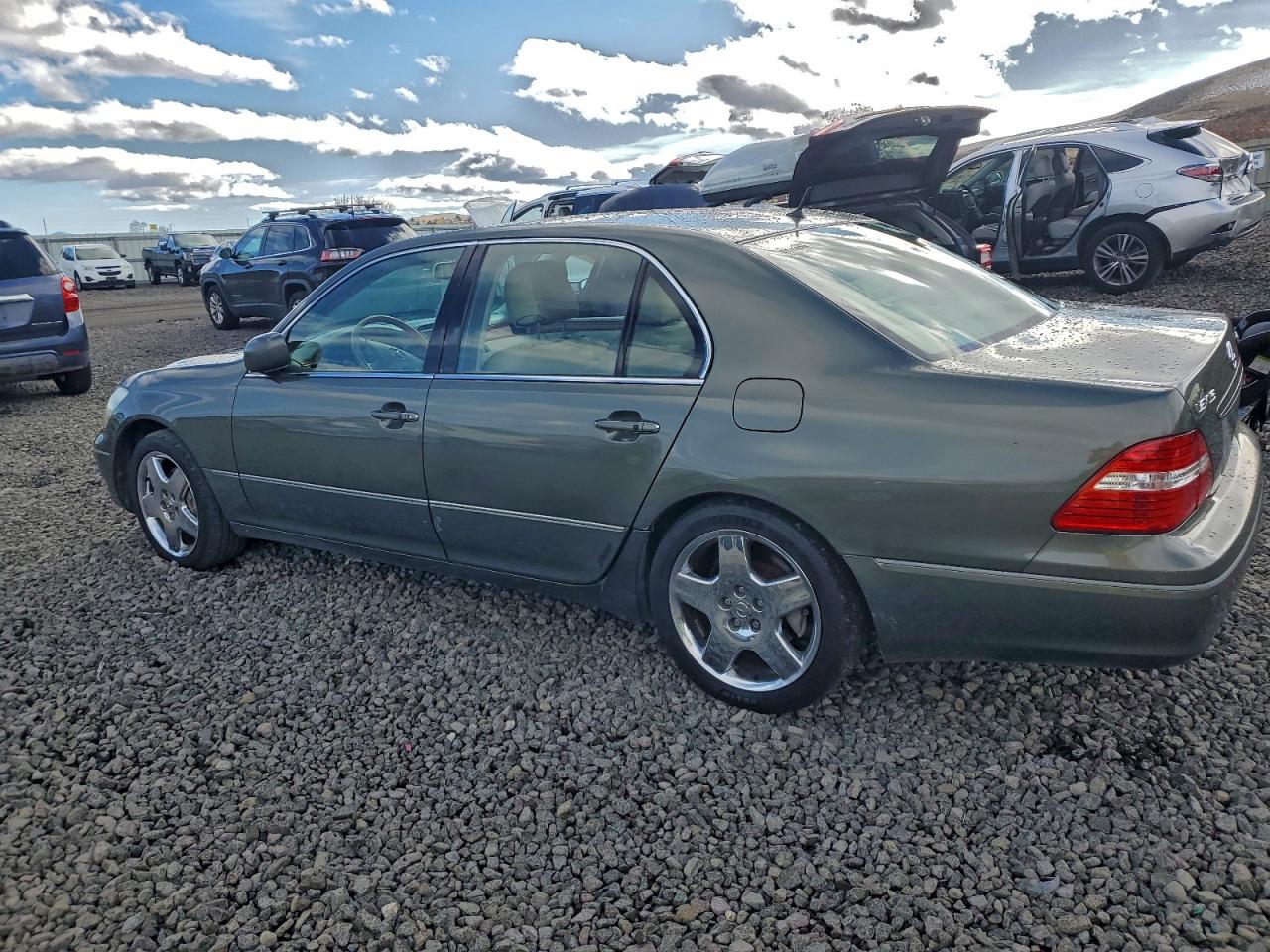 Lexus LS 430 Image 2