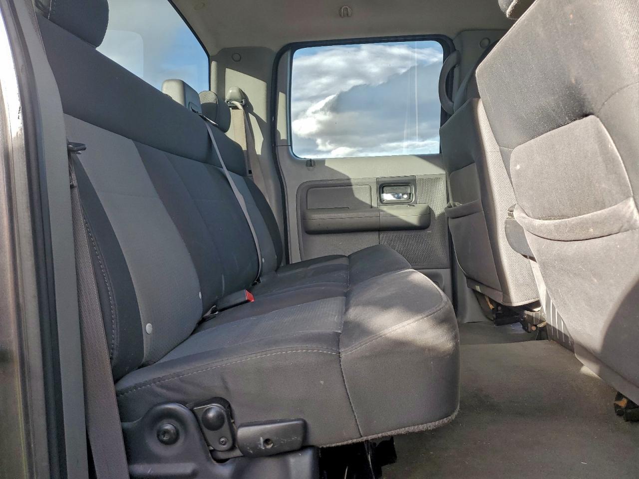 Ford F-150 Supercrew Image 9