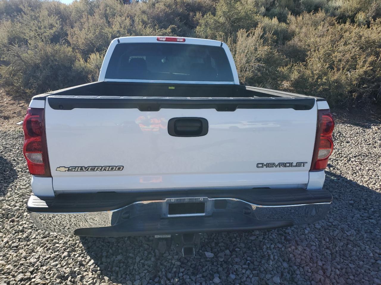 Chevrolet Silverado K1500 Image 7