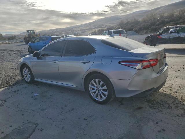 Toyota Camry L Image 2