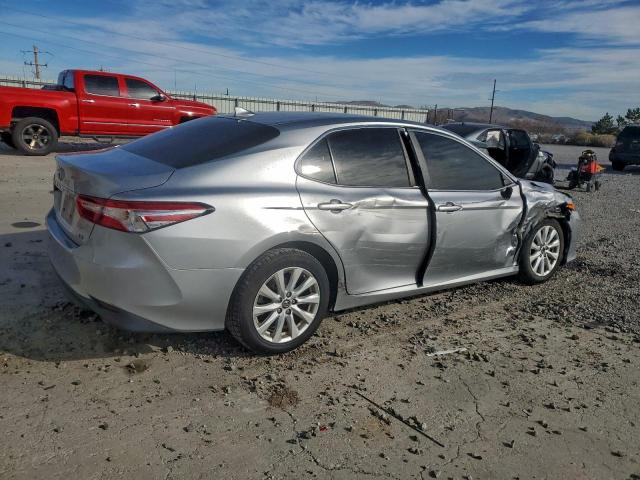 Toyota Camry L Image 5