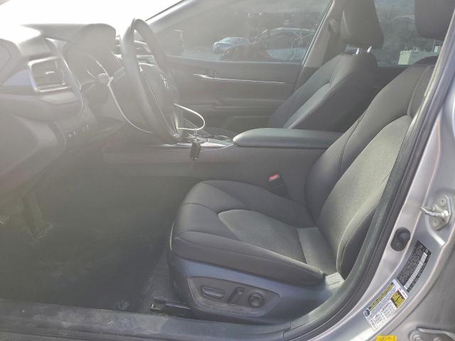 Toyota Camry L Image 8