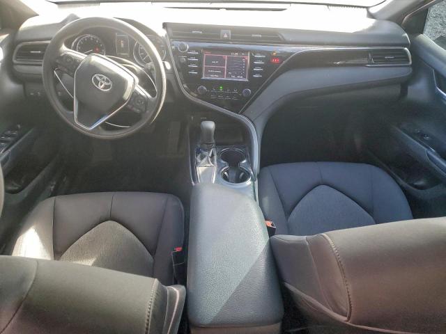 Toyota Camry L Image 4