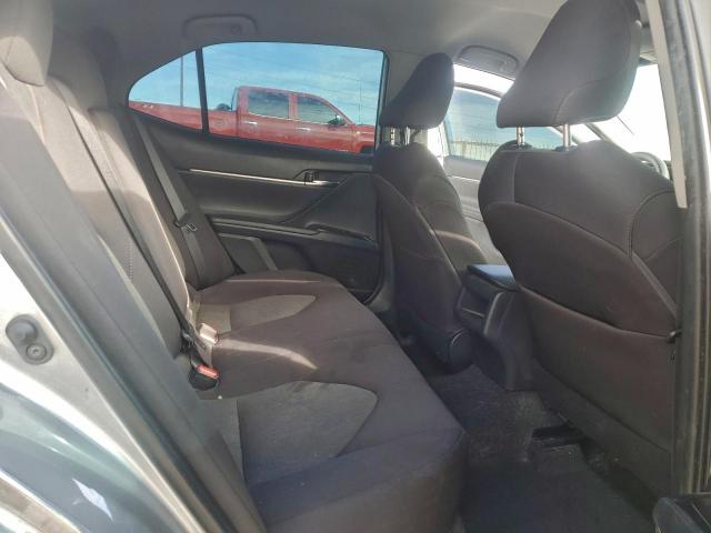 Toyota Camry L Image 11